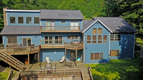 Life is Good Five-Bedroom Holiday Home